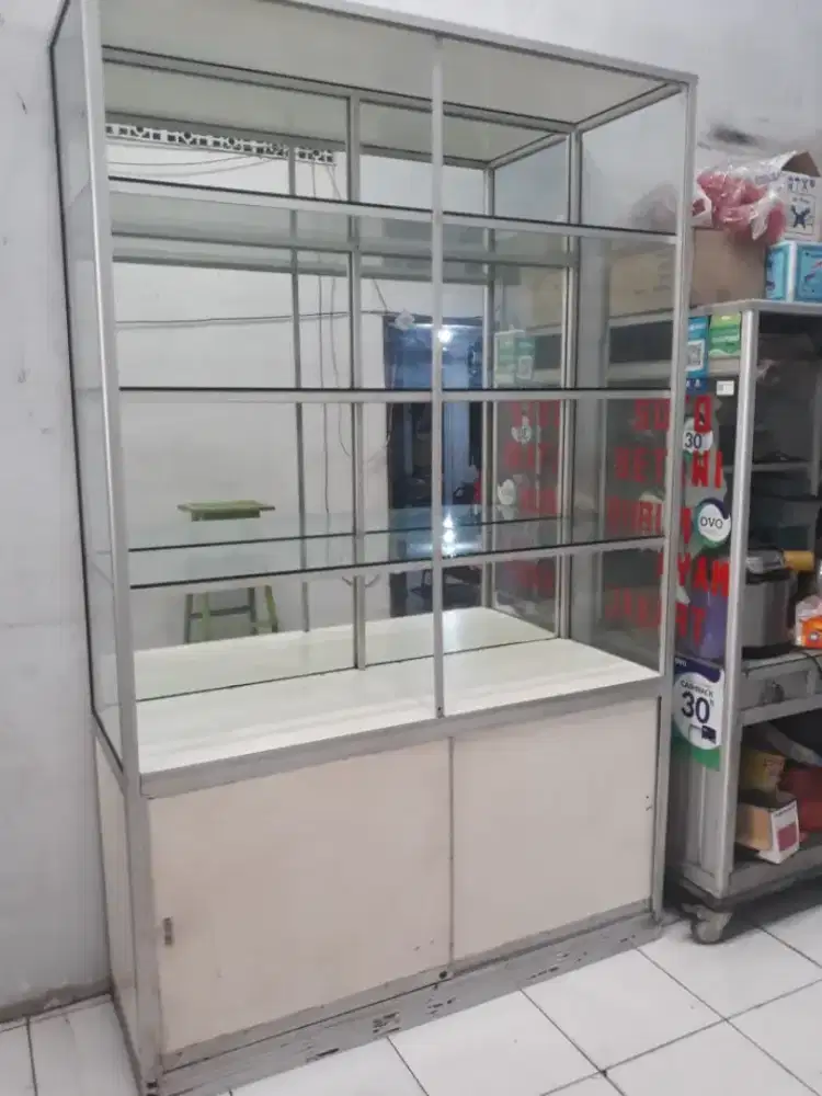 Dijual Etalase Cermin