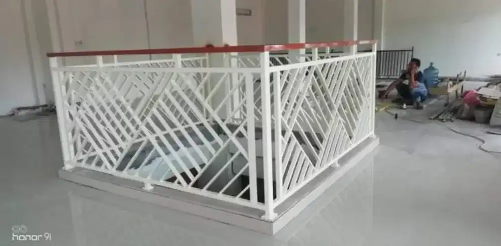 Balkon lantai 2 atas rumah