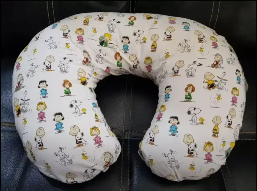 NURSING PILLOW / BANTAL MENYUSUI BABY LOOP