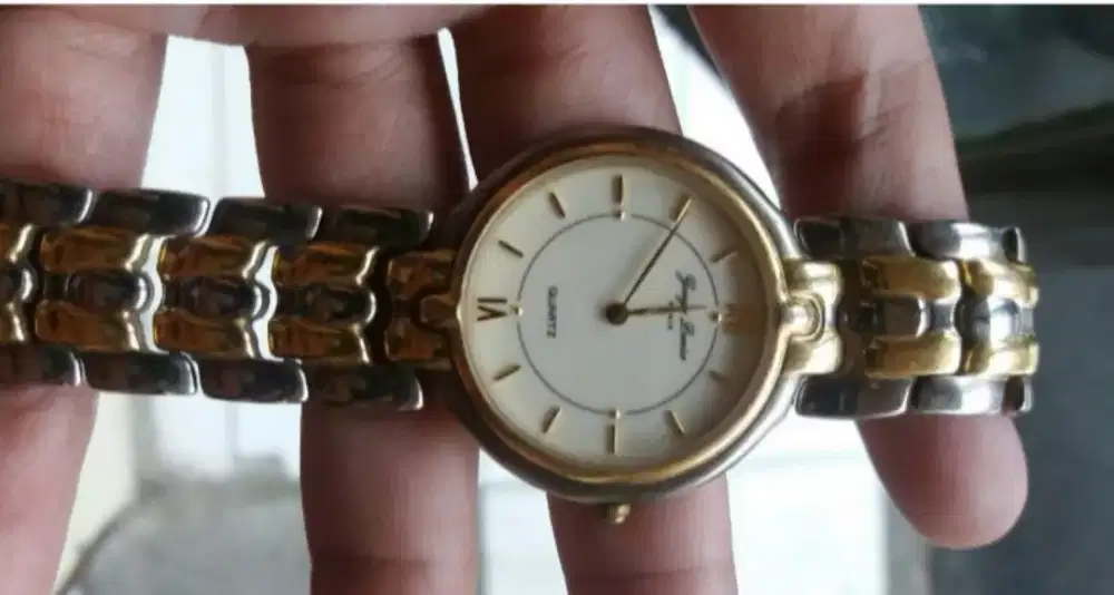 Jam Tangan George Louise