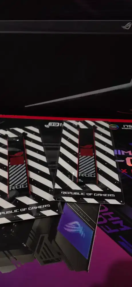 Gantungan kunci Asus Rog Strix