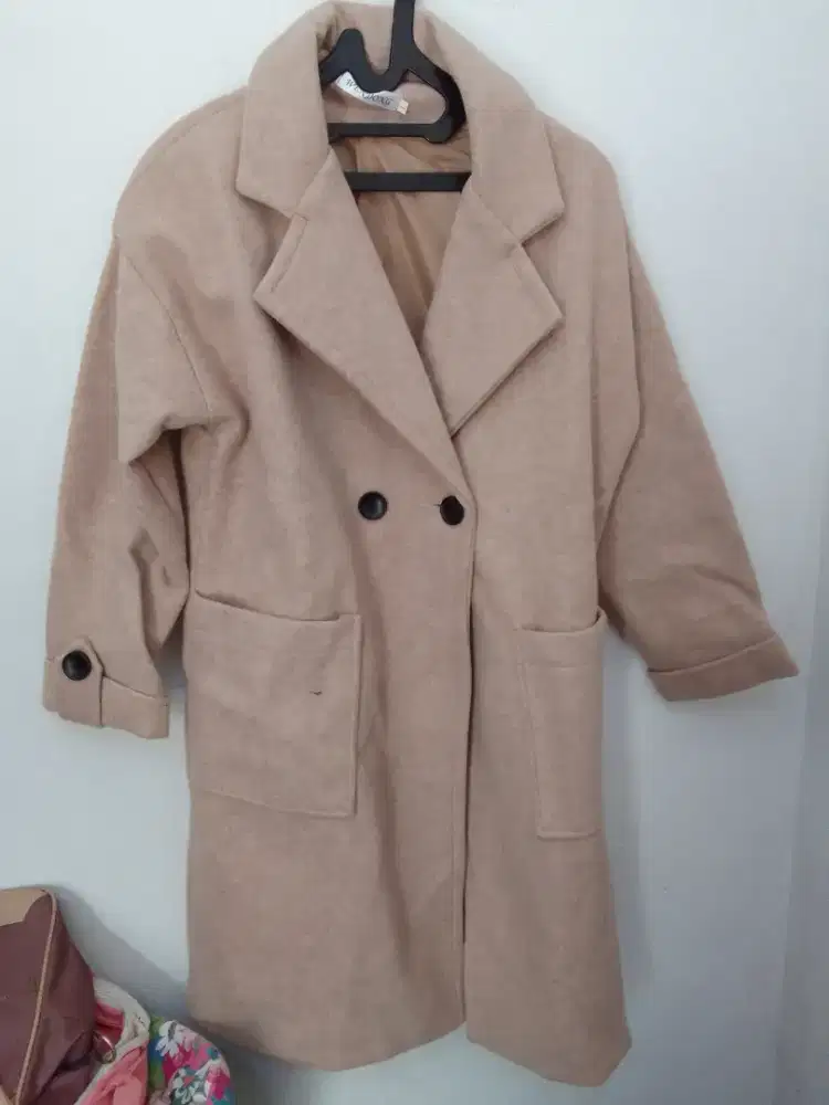 Sweater wendong size L warna Beige bahan tebal