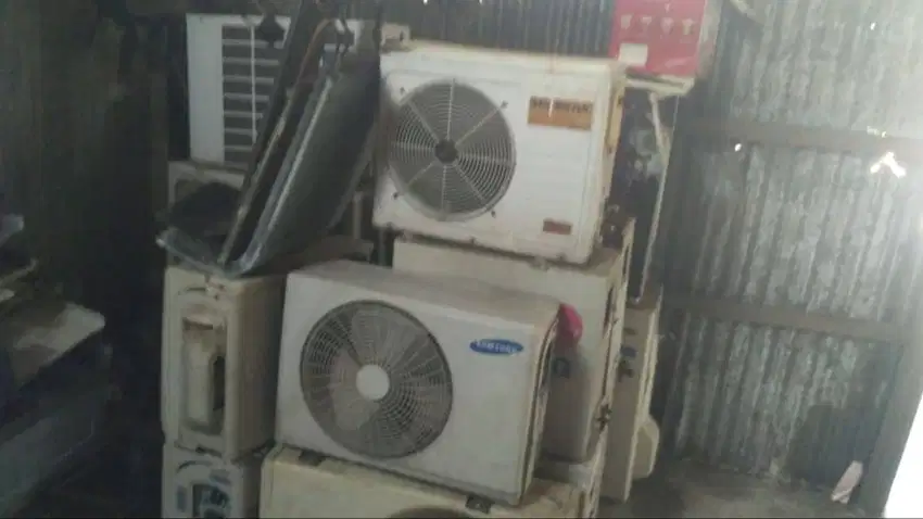 DI BELI BARANG BEKAS KANTOR, AC, KOMPUTER, DLL