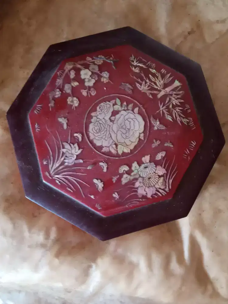 Kotak penyimpanan accessories vintage motif warna merah motif bunga