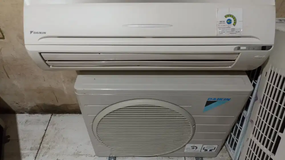 AC daikin thailand standar R32 1,5pk