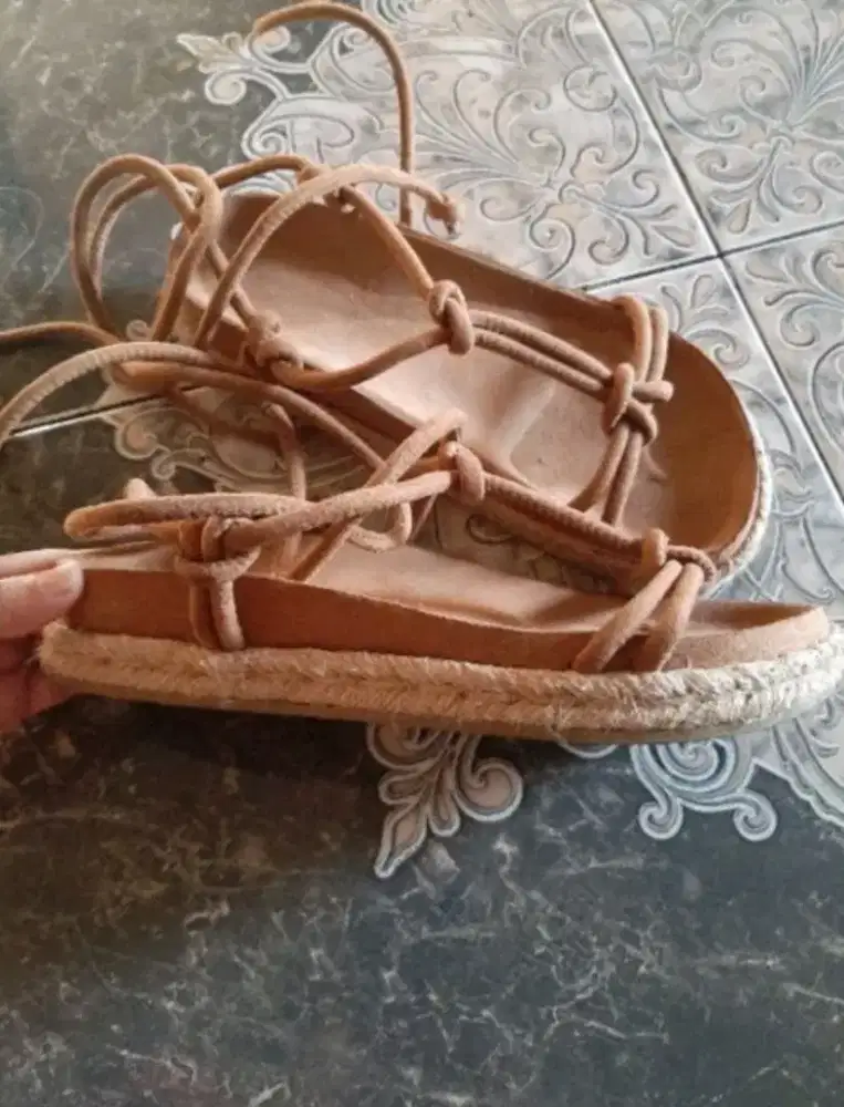 Sandal tali pull&bear