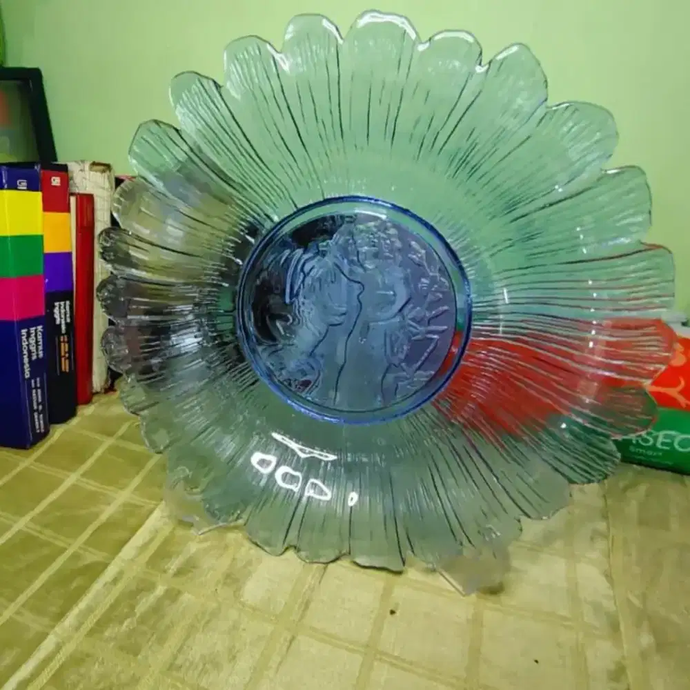 Mikasa frosted glass dengan ukiran perempuan penari Bali