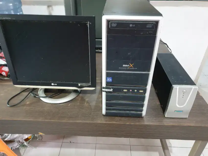 Monitor LG, CPU,batere