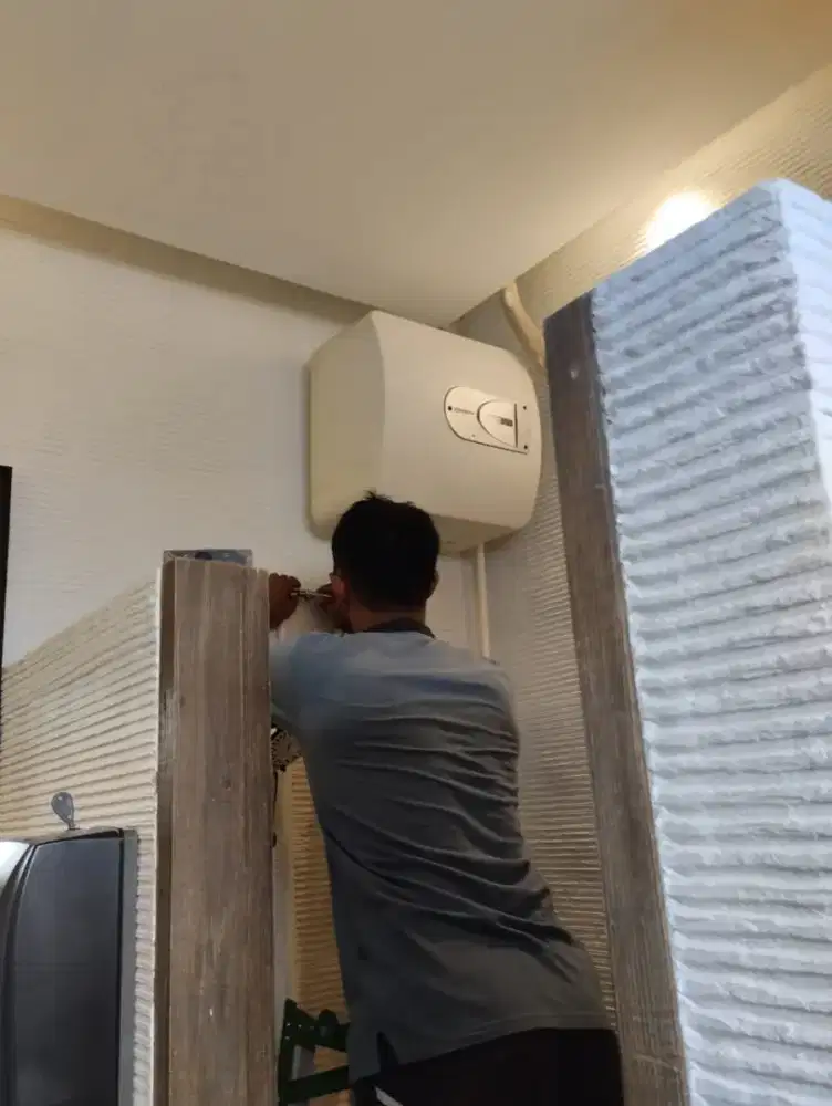 Home service & pemasangan water heater gas/listrik