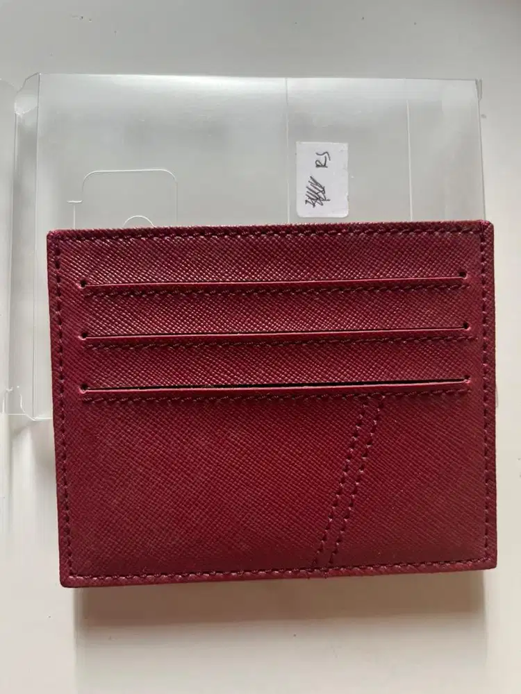 Card holder merah