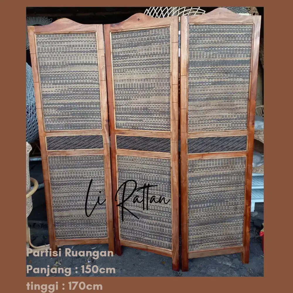 Partisi Ruangan 3 pintu
