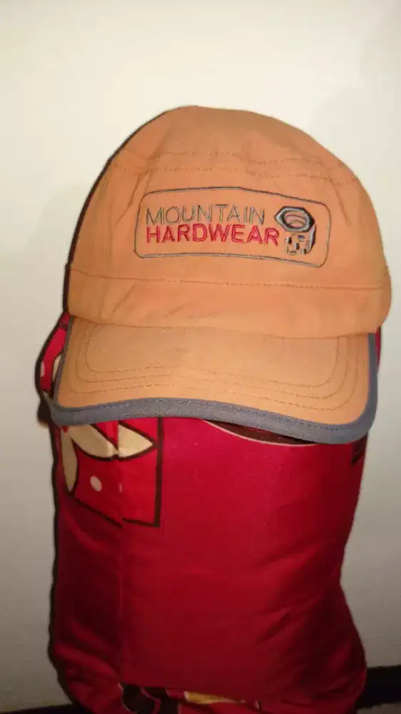 Topi clearance mountain hardwear