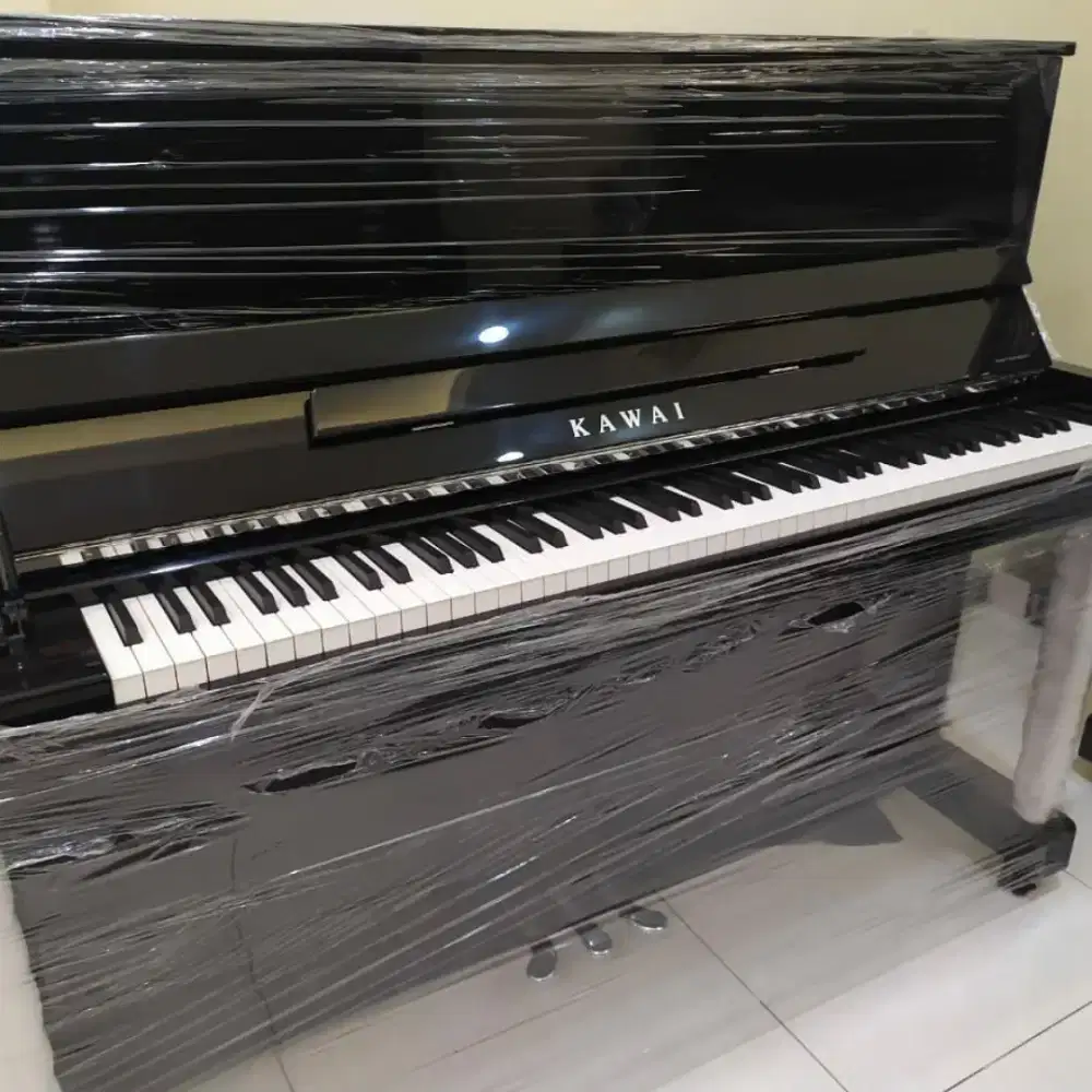 Piano Kawai UM21