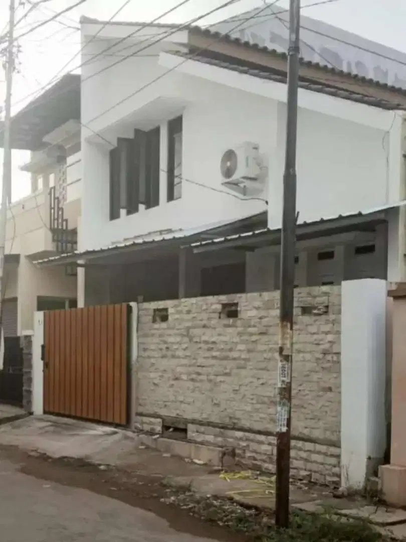 Disewakan Rumah Modern minimalis strategis sayap kartini, pusat kota