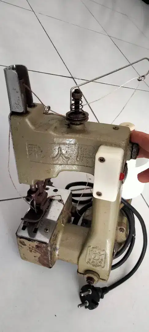 Mesin jahit karung
