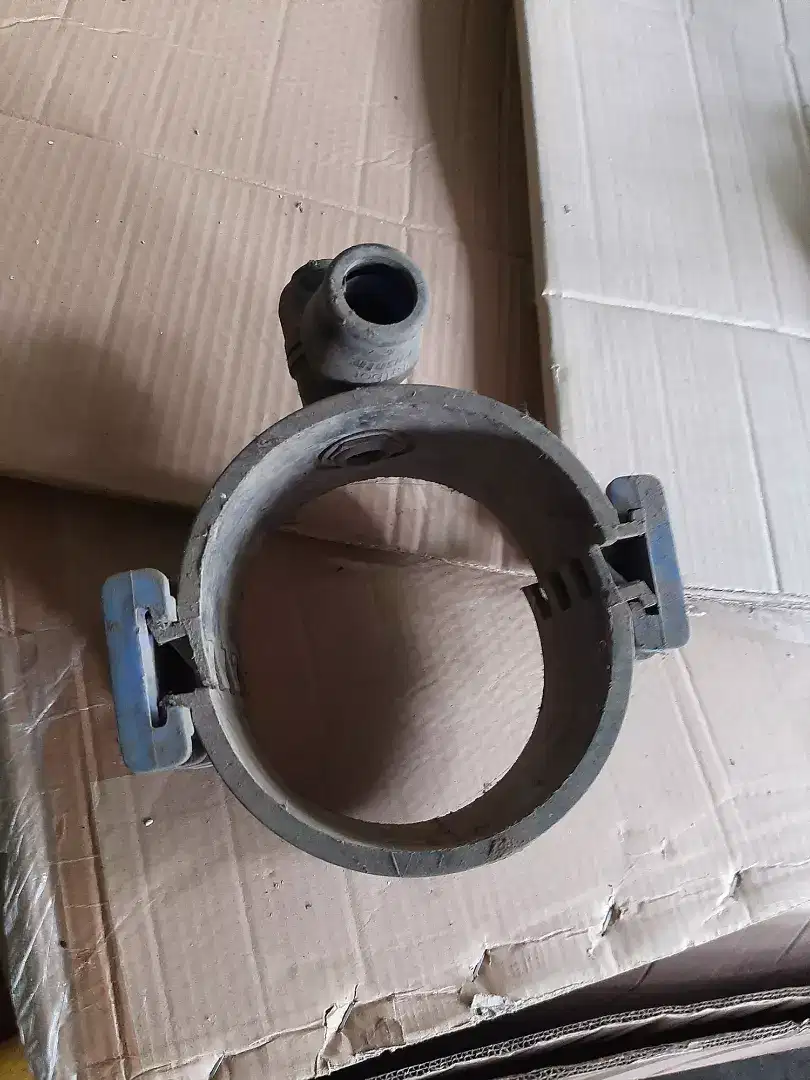 Di jual clamp sadle PE