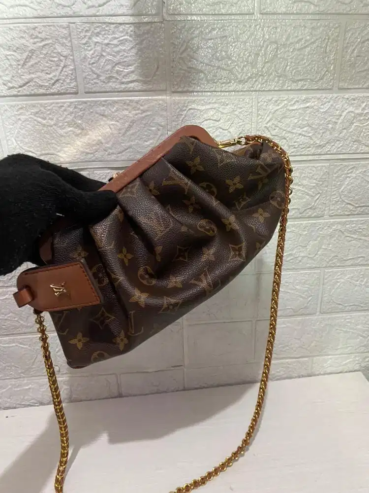 Slingbag mini lv dua warna boursicot pesta dua warna