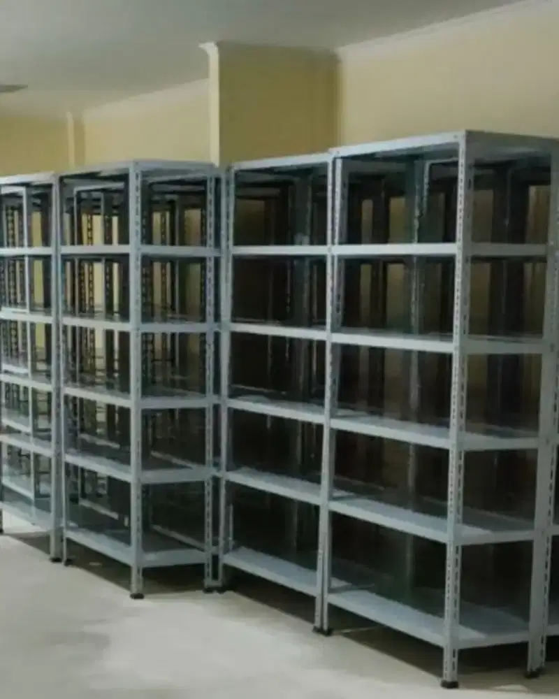 Rak besi siku lubang  Tebal 
5 dan 4 susun 100x40x200cm Bayar dtempat