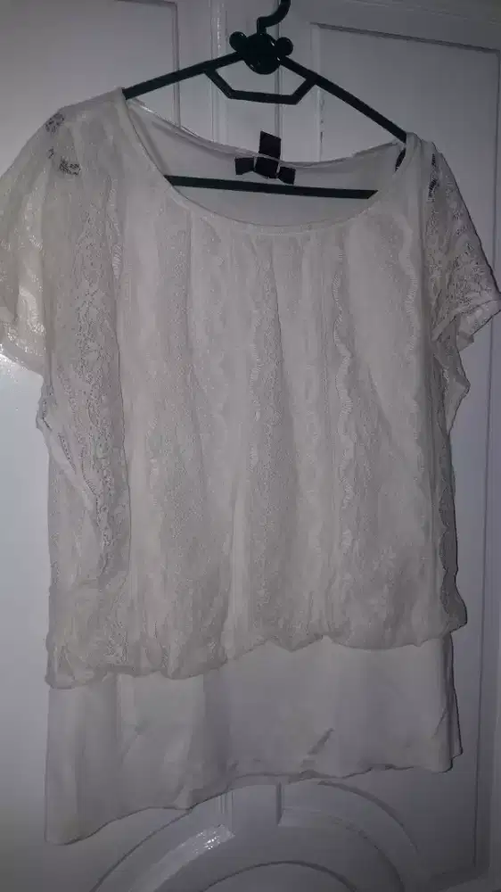 Sedia banyak baju Preloved kondisi baik