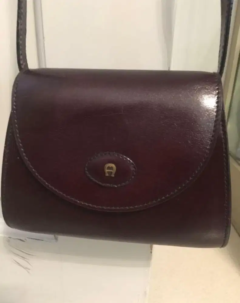 mini sling bag aigner