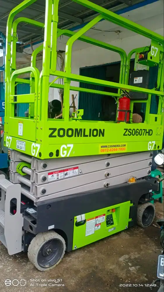 Scissor Lift Zoomlion Murahtersewa Scissor lift zoomlion lion Mesin