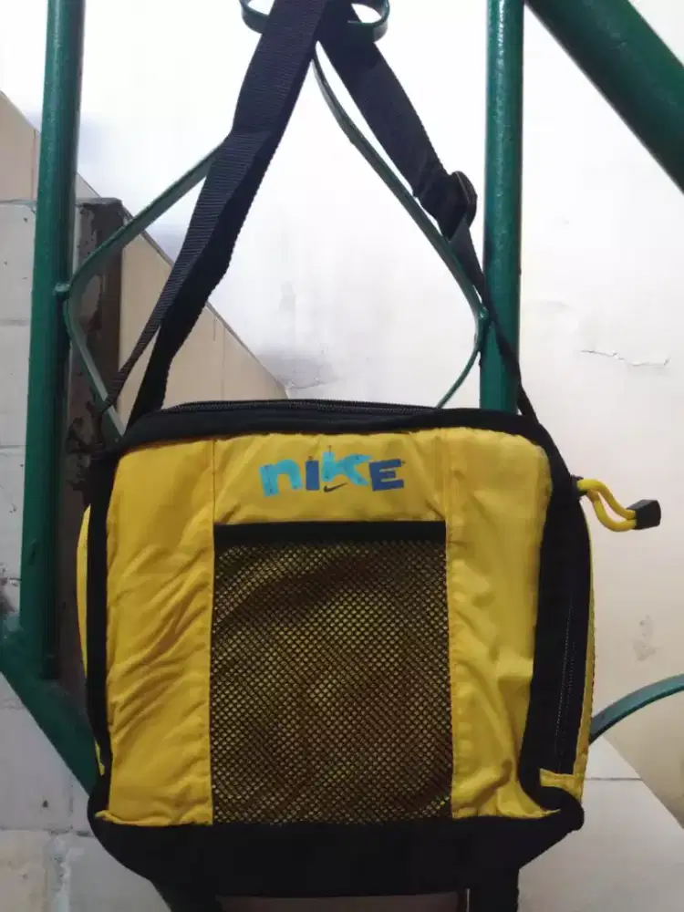 tas  serbaguna merk Nike