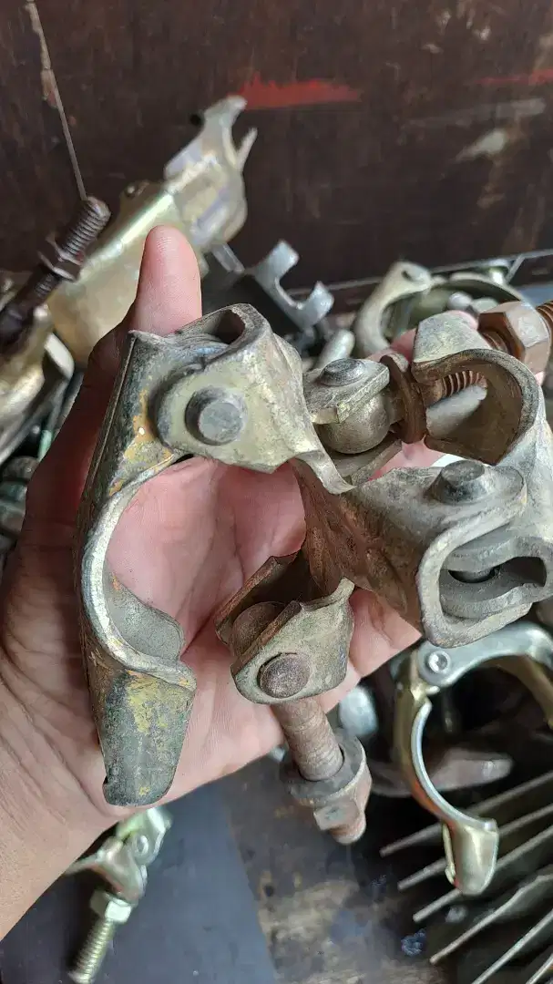 Clamp scaffolding BS body pelat tebal kunci 21 tipe fixed/swieft hemat