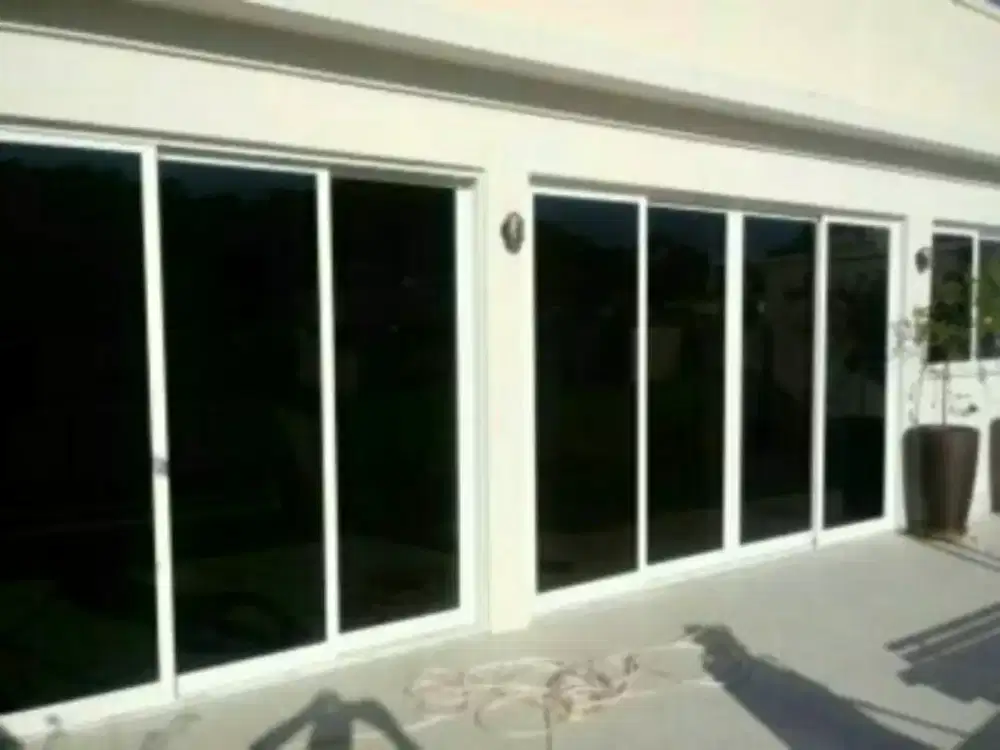 Jasa Pasang Stiker Kaca Film Rumah /Gedung