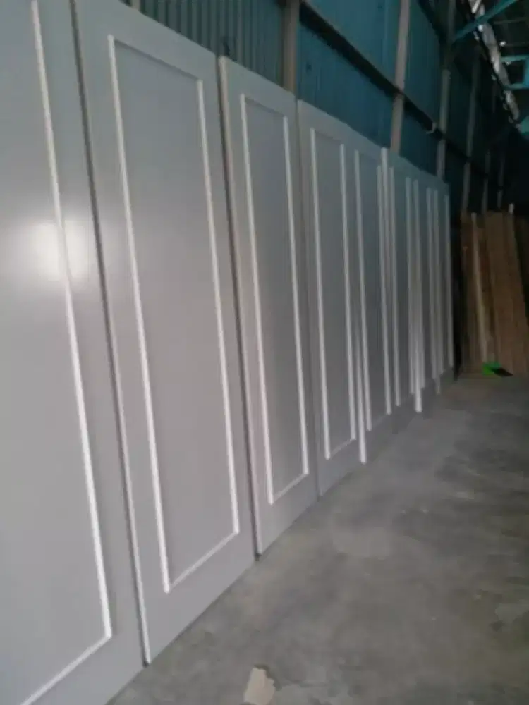 Daun pintu dan pengecatan