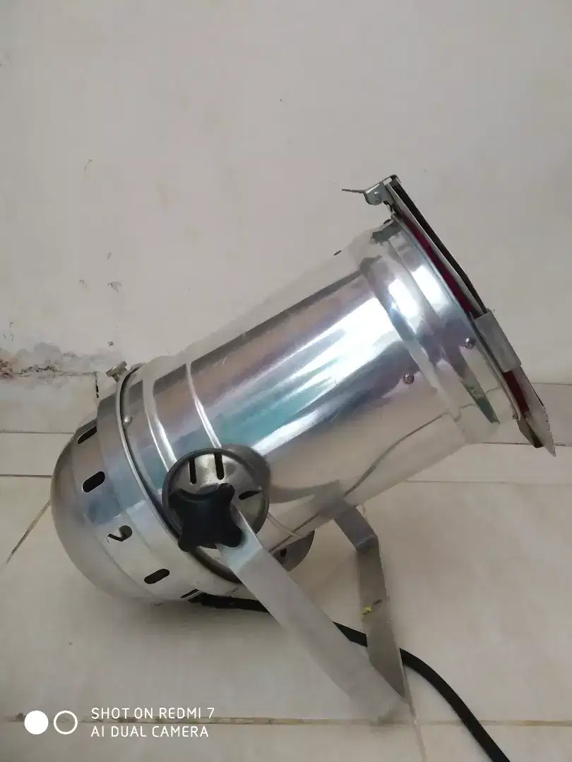 Lampu par can bohlam kaleng dan smoke gun