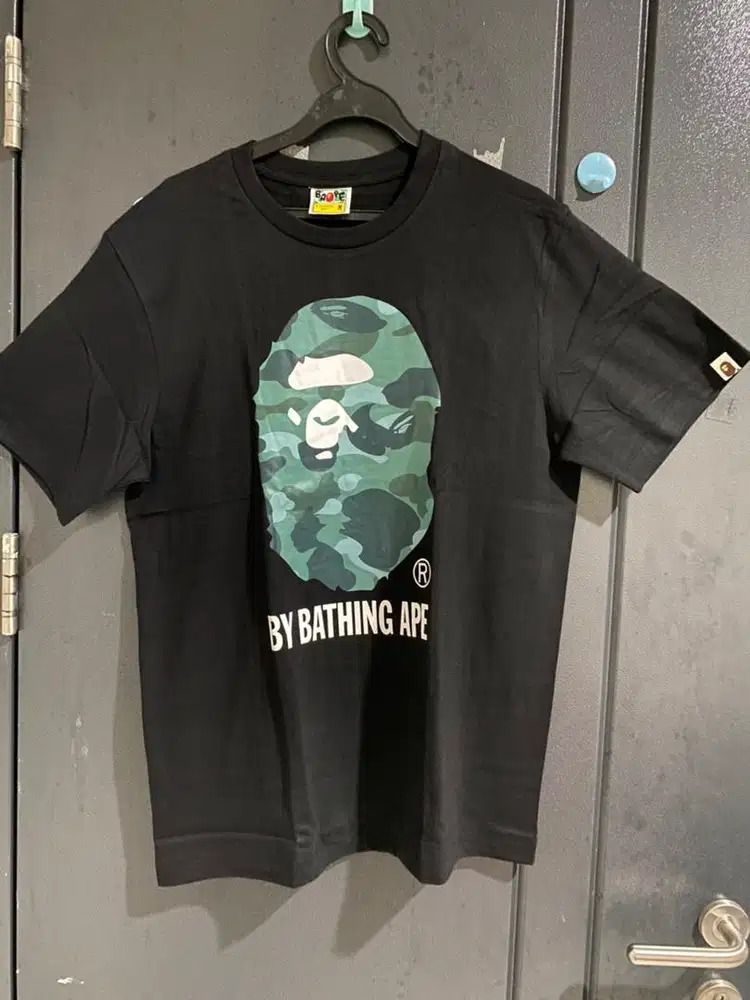 BAJU KAOS TSHIRT BAPE A BATHING APE HITAM HIJAU