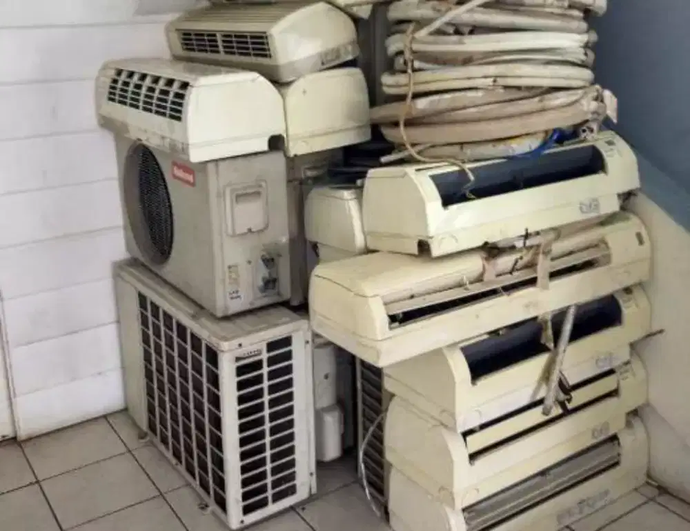 Cari AC bekas kondisi apapun, mati, rusak.