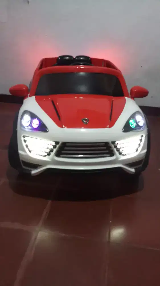 PORSCHE CAYMAN aki kering 12Volt bisa 2 anak jual Cepat BU