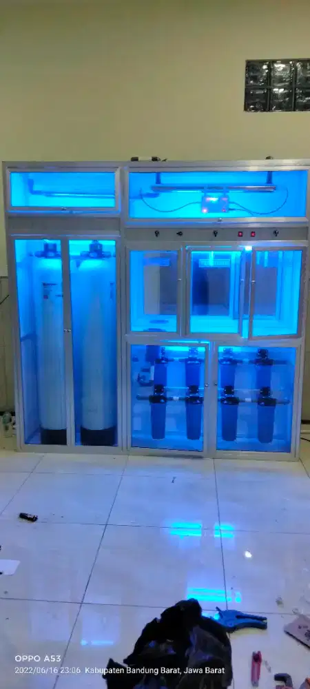 Spesialis bikin mesin isi ulang air galon