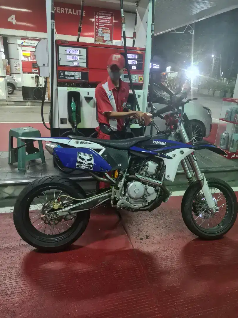 YZ 250 f scorpio