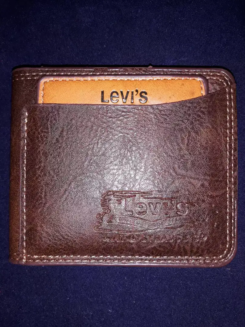 Dompet LEVI'S original imported-ukuran kecil.