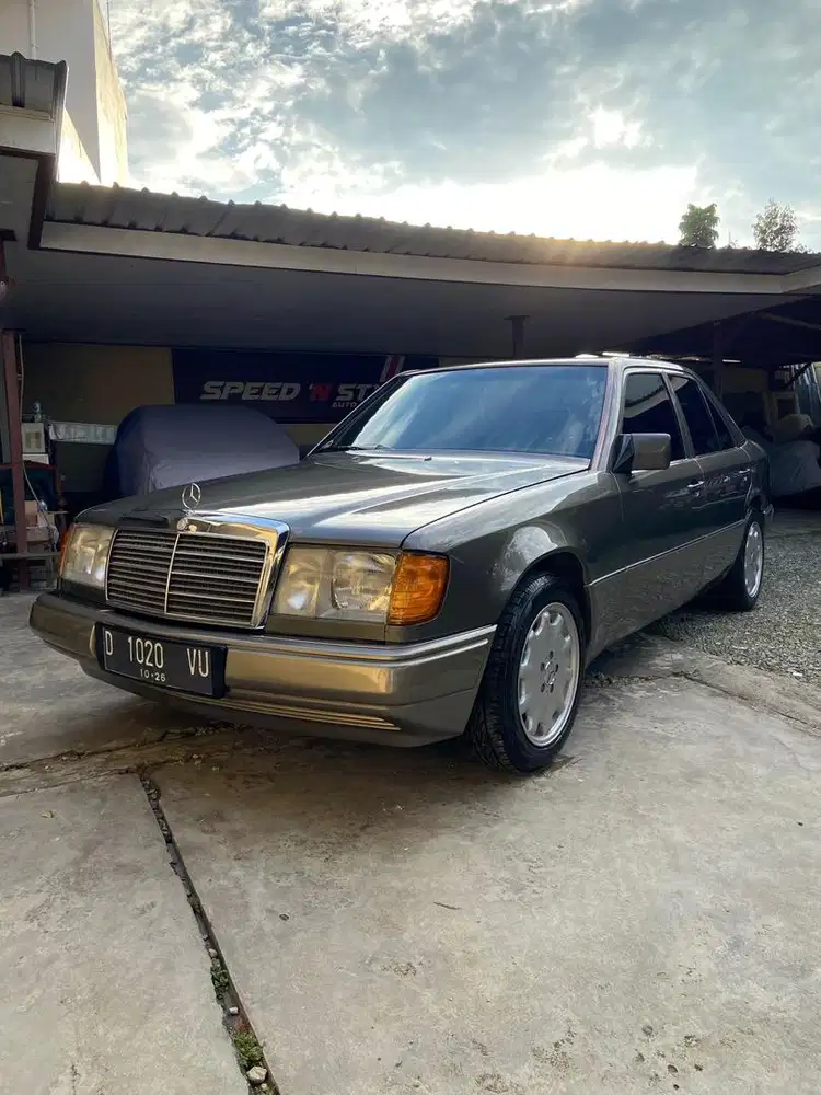 Dijual SANTAI Mercedes benz 300E W124