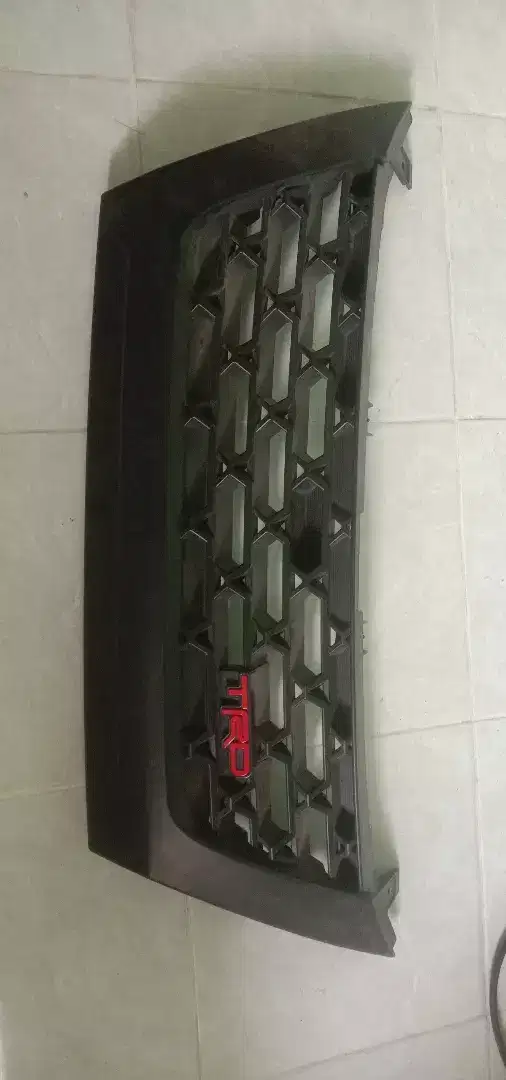 Grille bumper depan toyota