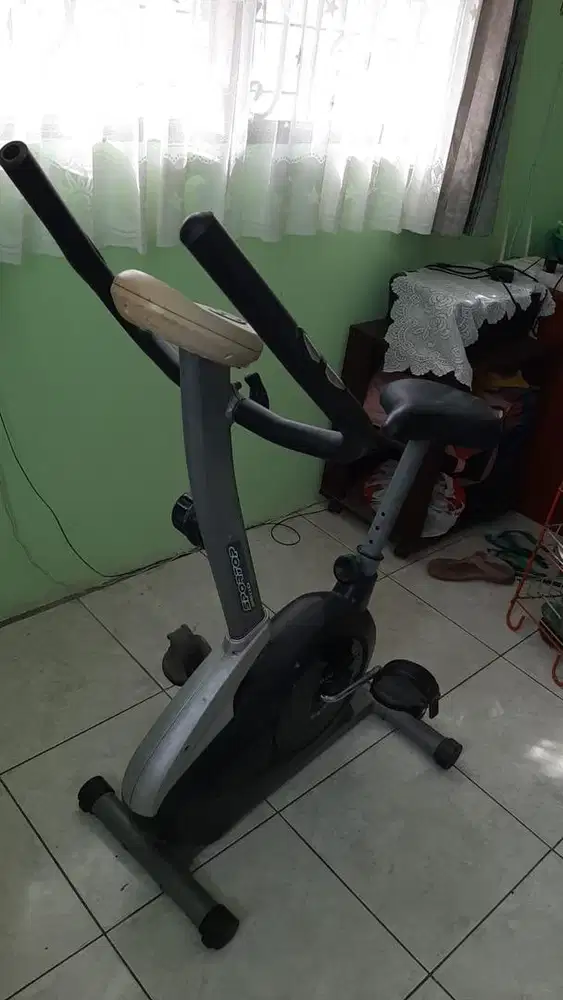 Sepeda statis merk Sportop