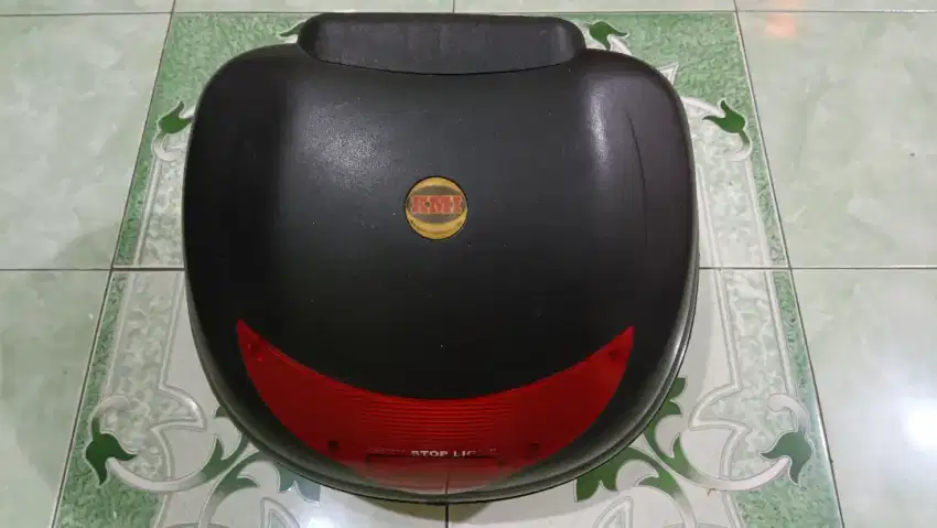 Dijual Box Motor KMI 688 Hitam