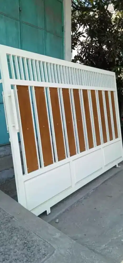 Pagar Besi holo galvanise motif grc