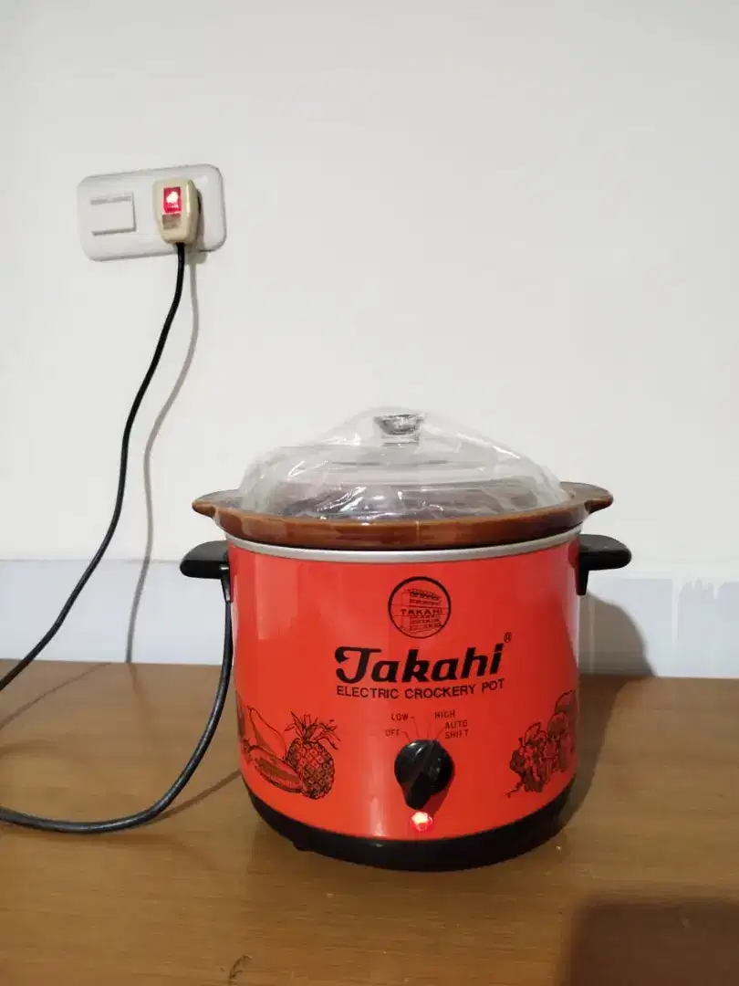 Slow Cooker Takahi Model 1404 A