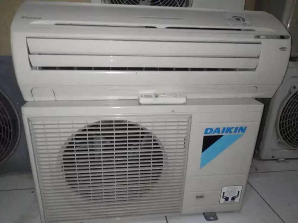 Daikin thailand 1 pk orisnil dingin nyess Bergaransi