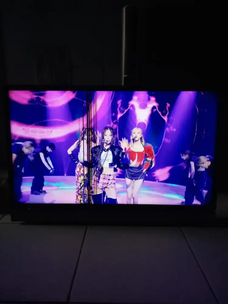 Nego TV LED Toshiba 29 inch minus