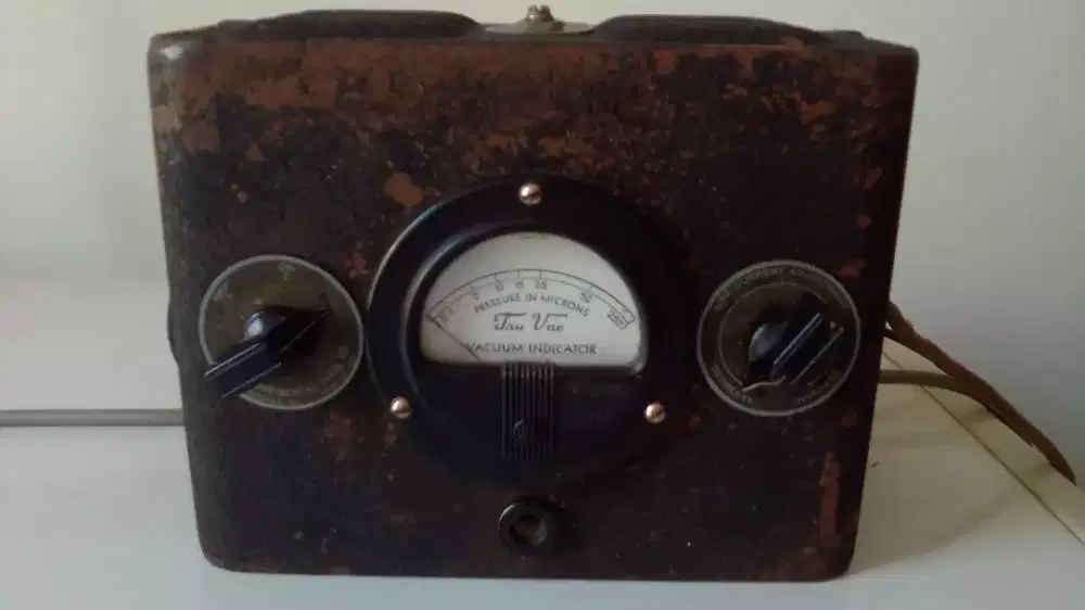 Vintage Vacuum Indicator
