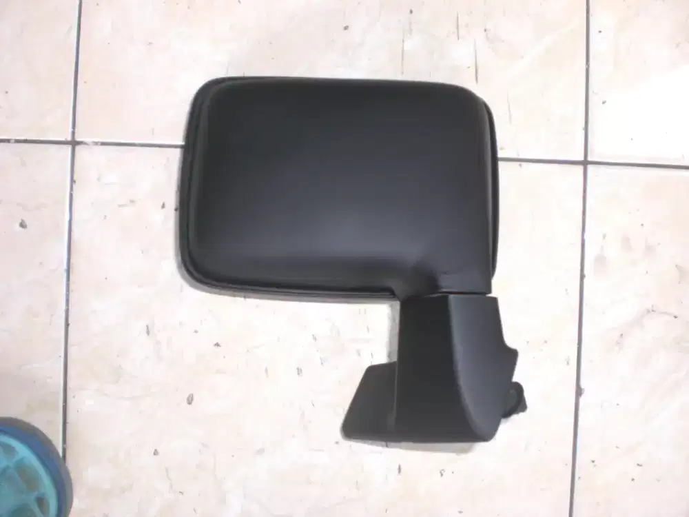 Spion ori kanan dan spion tengah kabin holden gemini diesel 84