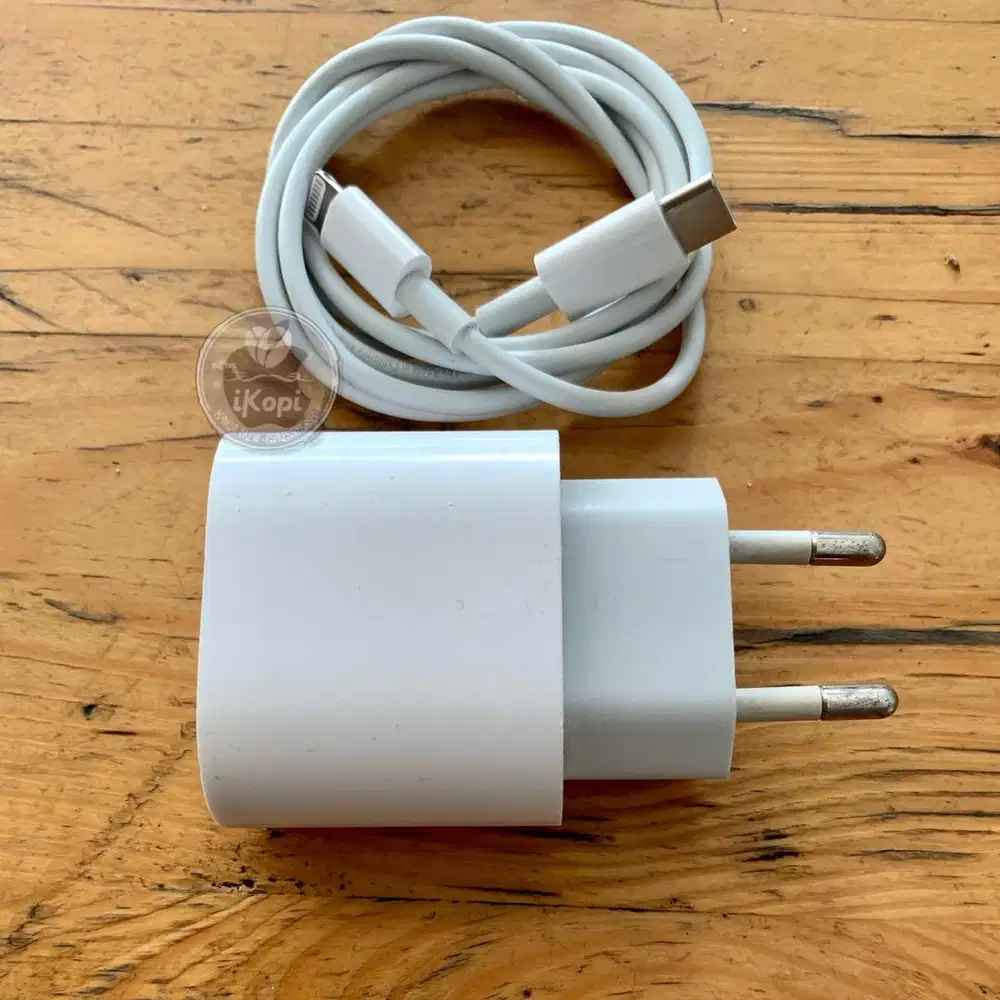 Charger 18 20 Watt iBox & Kaki 3 + Kabel Usb-C iPhone 14 pro max 13 12