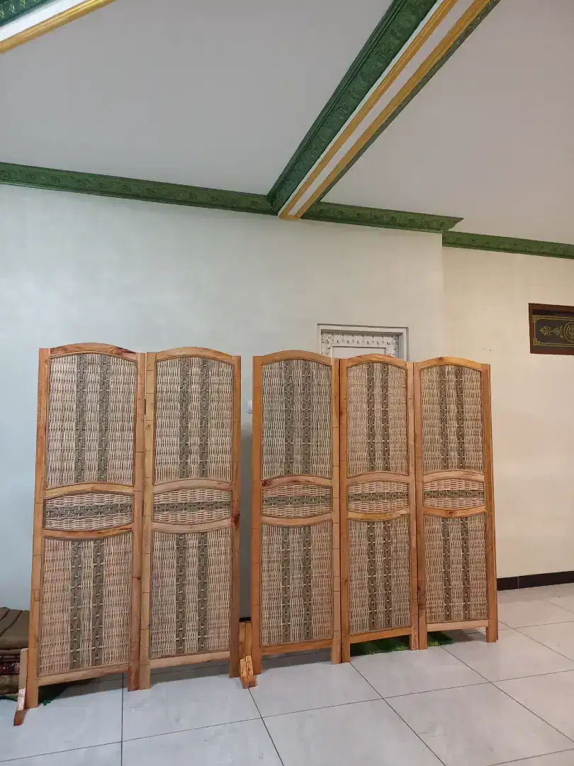 Penyekat ruangan minimalis rotan sintetis