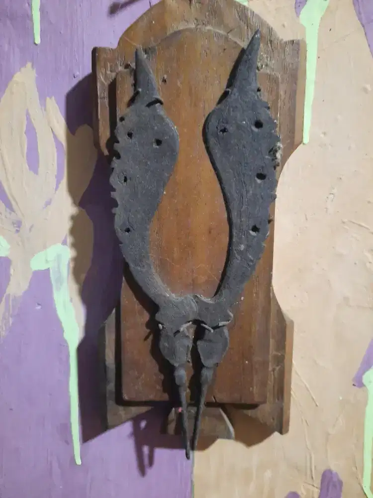 Hiasan dinding 2 kujang kuno