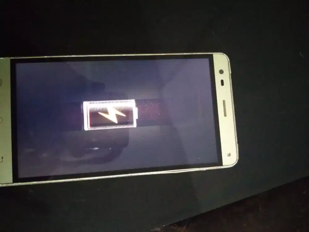 HP Lava 6,5 in LCD 6 in bagus disetrum nyala murah meriah